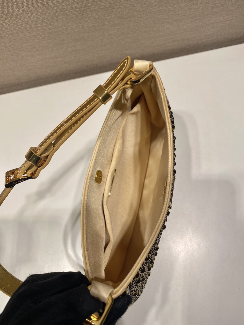 Pra*a cleo bags